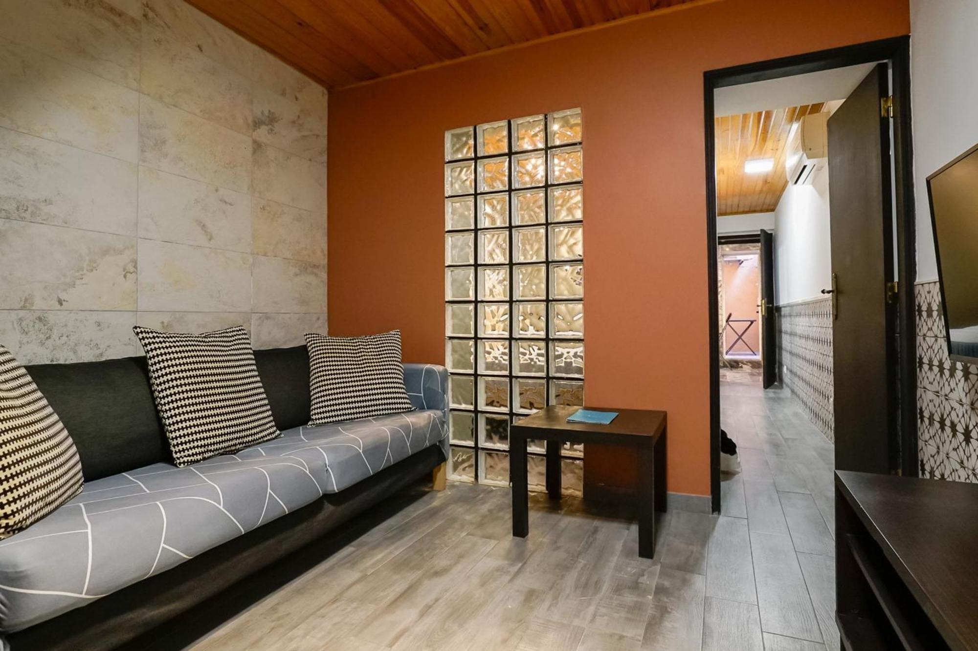 Cosmopolitan Chiado Apartment By Lovelystay Lisbon Exterior photo