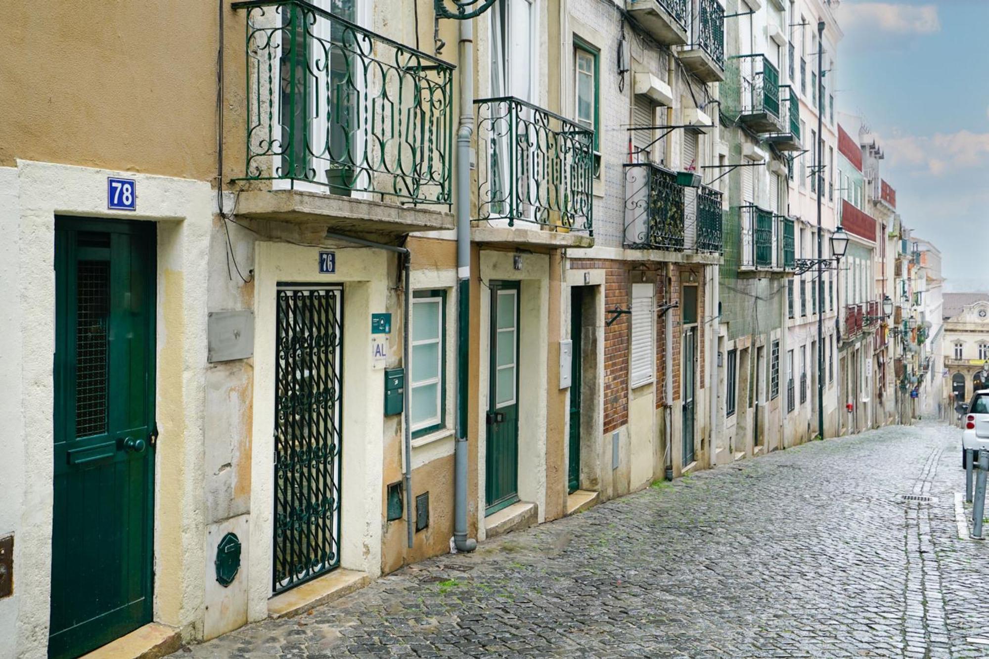 Cosmopolitan Chiado Apartment By Lovelystay Lisbon Exterior photo